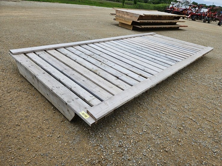 #5198-•-18'5"-shop-built-hay-rack-bed-image-1