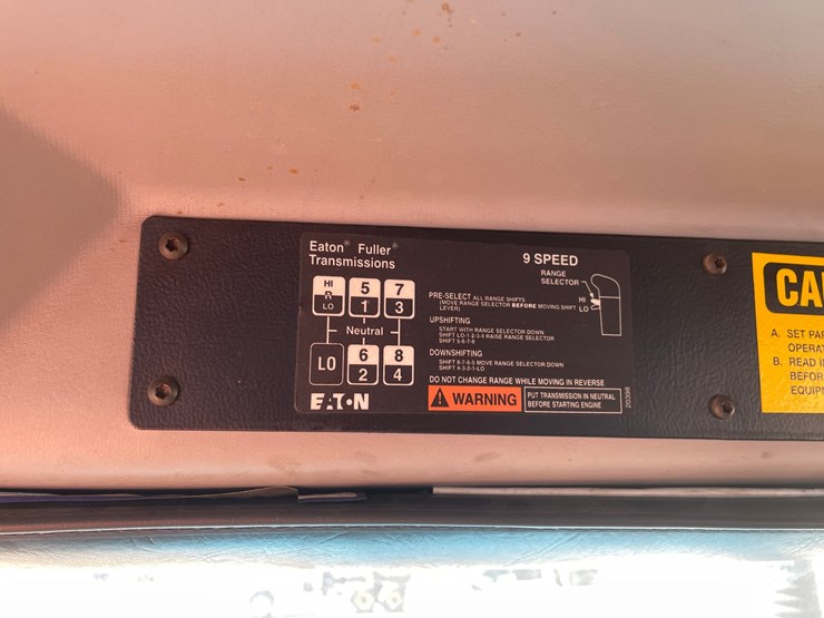 1999-freightliner-fl80-image-67