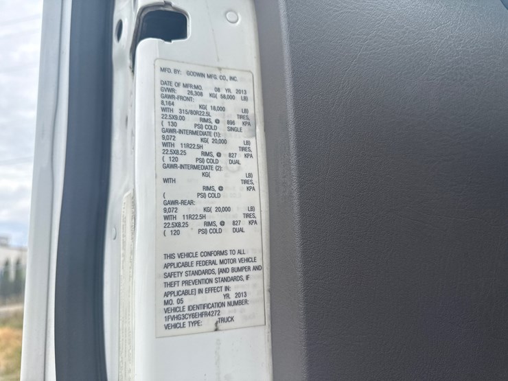 2014-freightliner-114sd-image-39