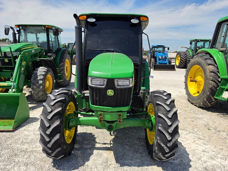 2023-john-deere-5067e-image-2