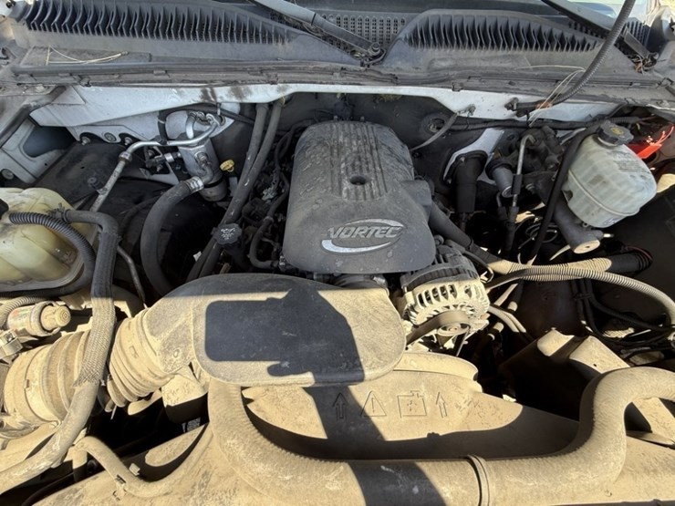 2005-chevrolet-silverado-2500-hd-pickup-image-13