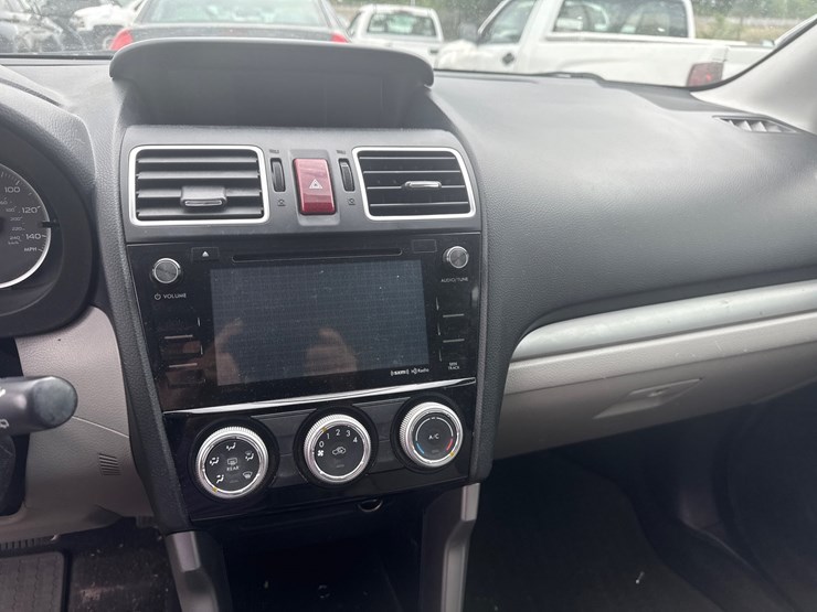 2016-subaru-forester-image-32