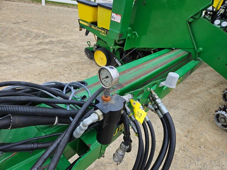 john-deere-7200-image-12