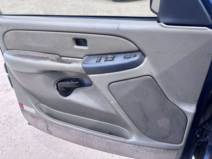 2000-chevrolet-1500-image-12
