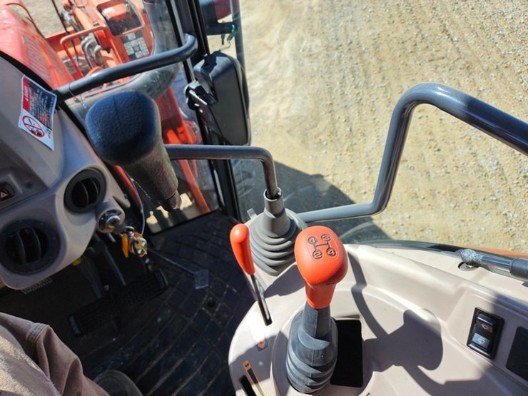kubota-m7040-image-27