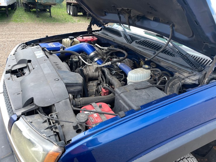 2004-chevrolet-silverado-3500-image-38
