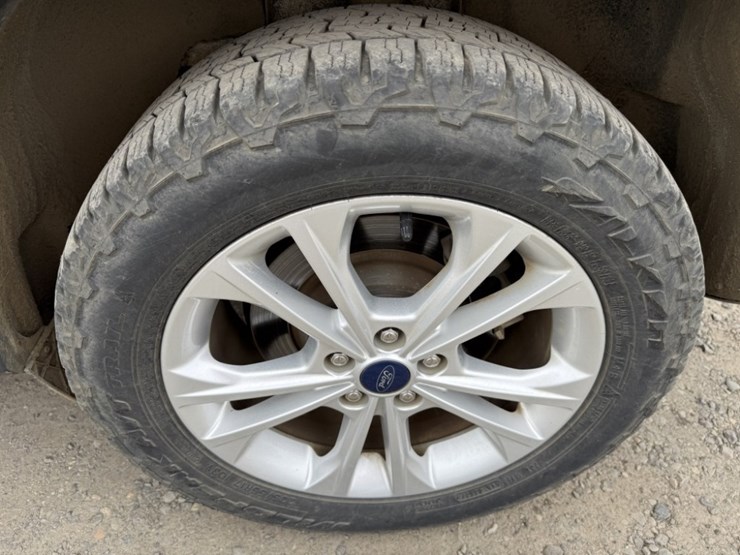 2017-ford-escape-se-image-16