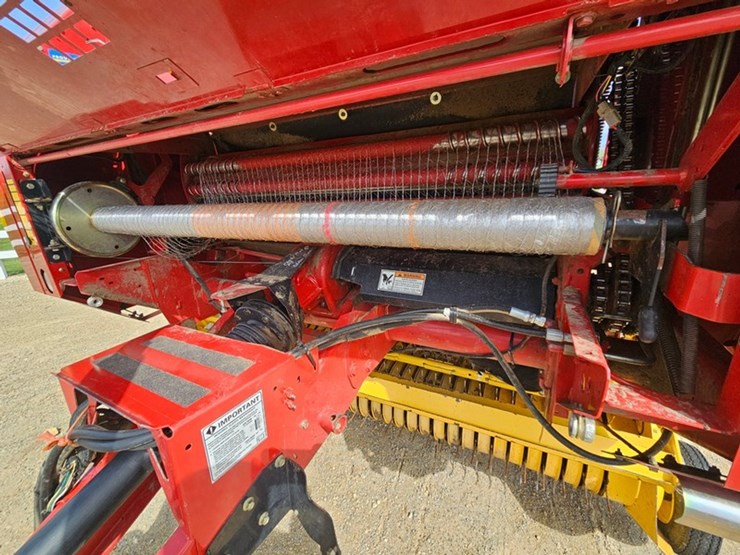 new-holland-br7090-image-43