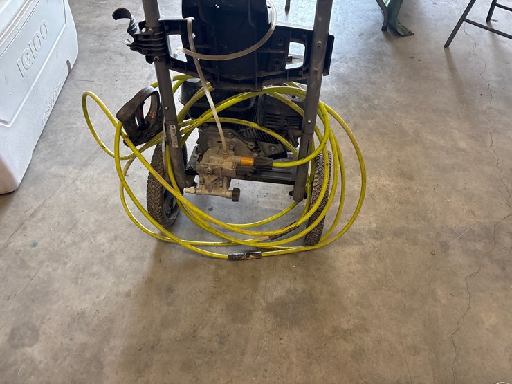 #4078-•-ryobi-2900-psi-pressure-washer-with-three-wands-image-4