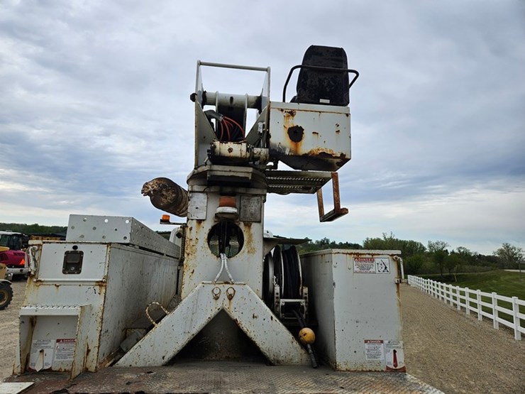 2005-international-durastar-4300-image-20