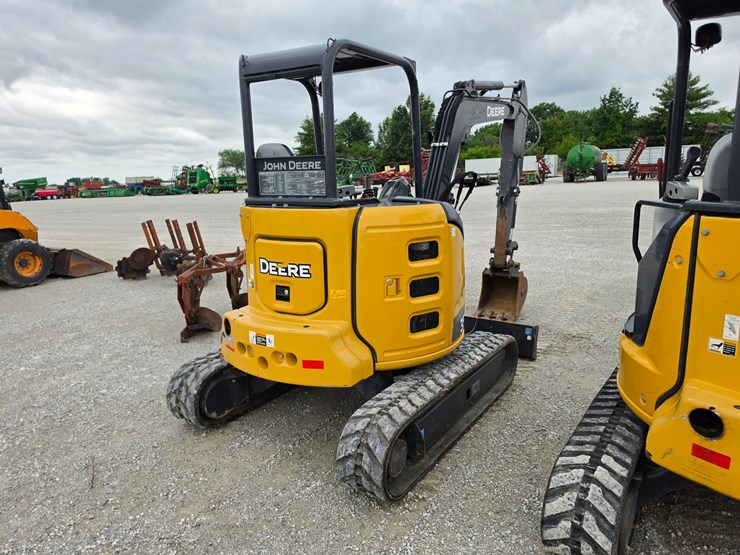 2020-deere-35g-image-16