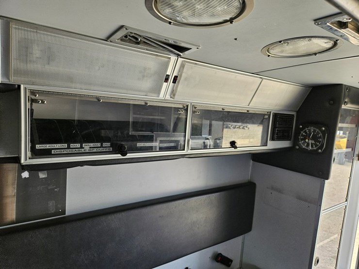 2016-ford-e450-image-41