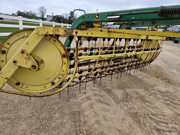john-deere-660-image-11