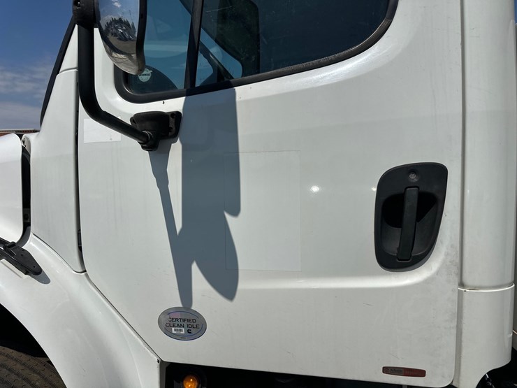 #10-•-2013-freightliner-patch-truck-image-32