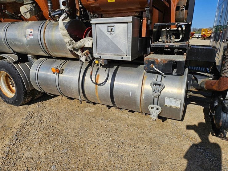 2001-vactor-2100-image-22