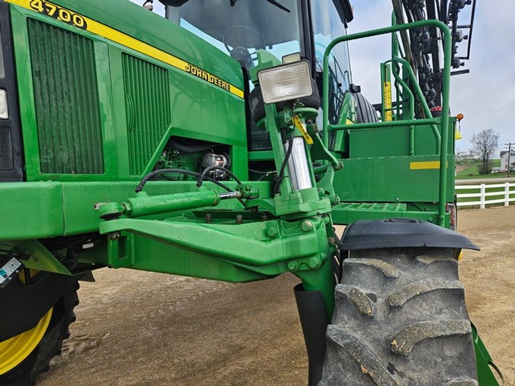 john-deere-4700-image-54