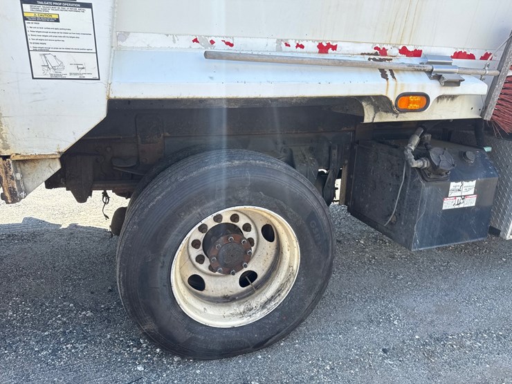 #9-•-2016-freightliner-heil-rear-load-garbage-truck-image-18