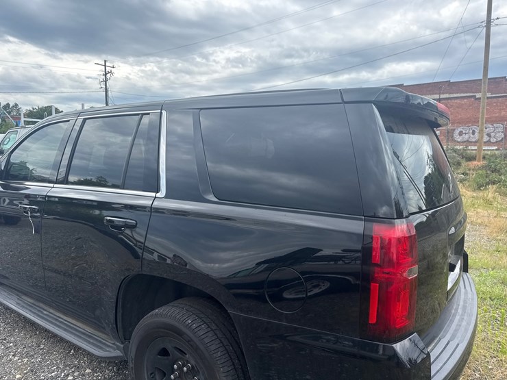 2017-chevrolet-tahoe-image-13
