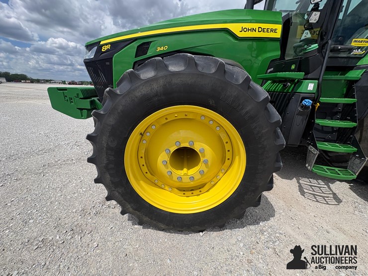 2021-john-deere-8r-340-image-17