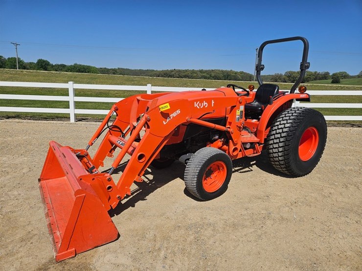 2021-kubota-l4701-image-1