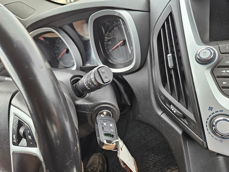 2014-chevrolet-equinox-lt-image-22
