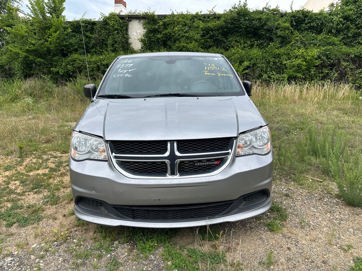 2013-dodge-grand-caravan-image-3