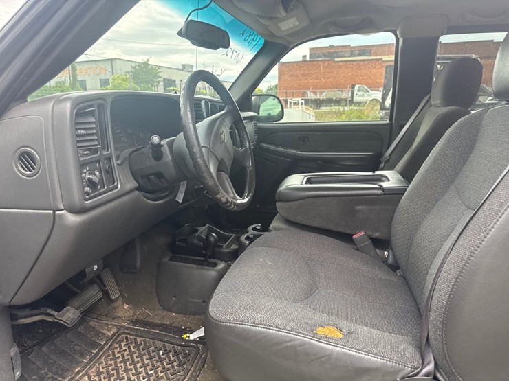 2003-chevrolet-1500-image-38