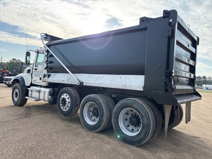 2019-mack-granite-104fr-image-4