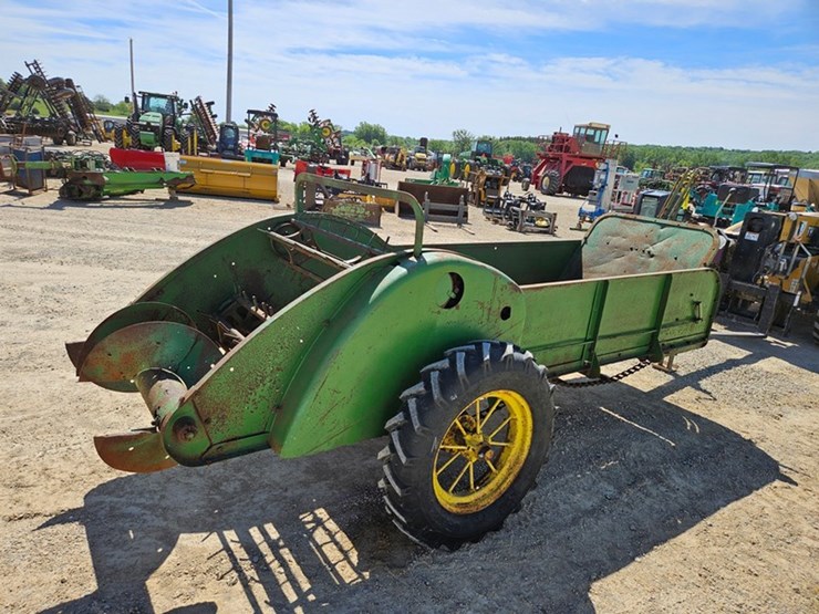 john-deere-7-image-5