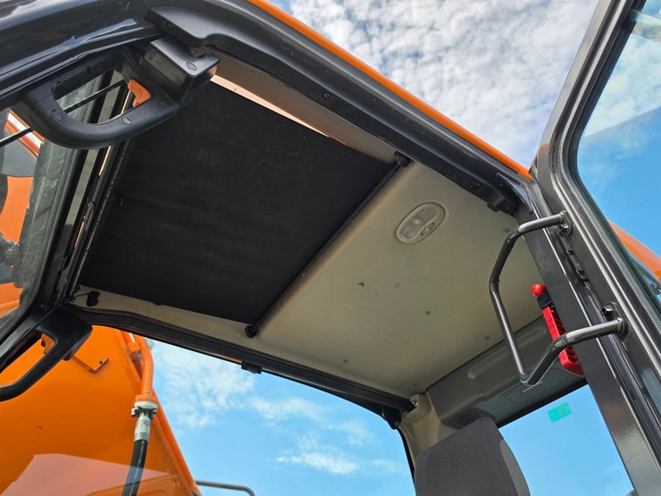 2022-doosan-dx225-lc-image-17