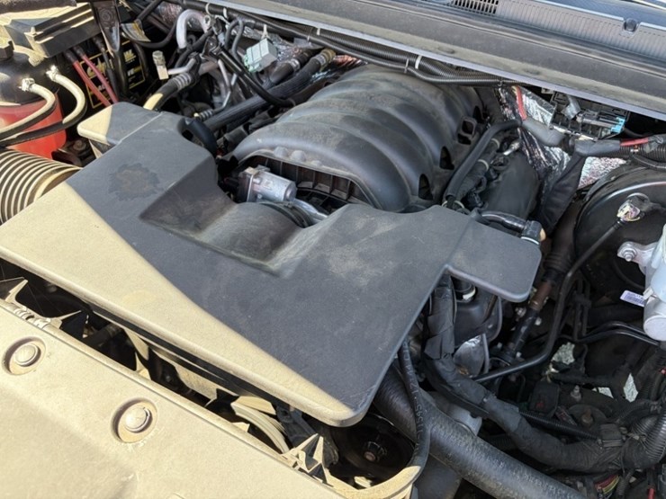 2018-chevrolet-tahoe-image-12