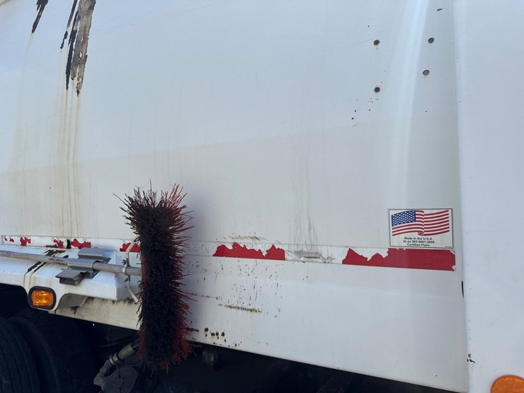 #9-•-2016-freightliner-heil-rear-load-garbage-truck-image-23