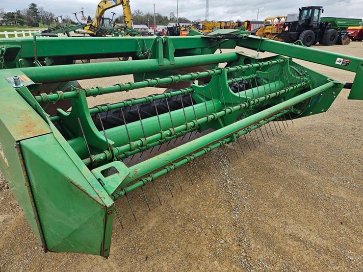 john-deere-820-image-43
