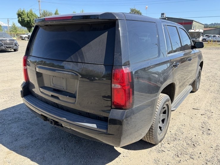 2018-chevrolet-tahoe-image-4