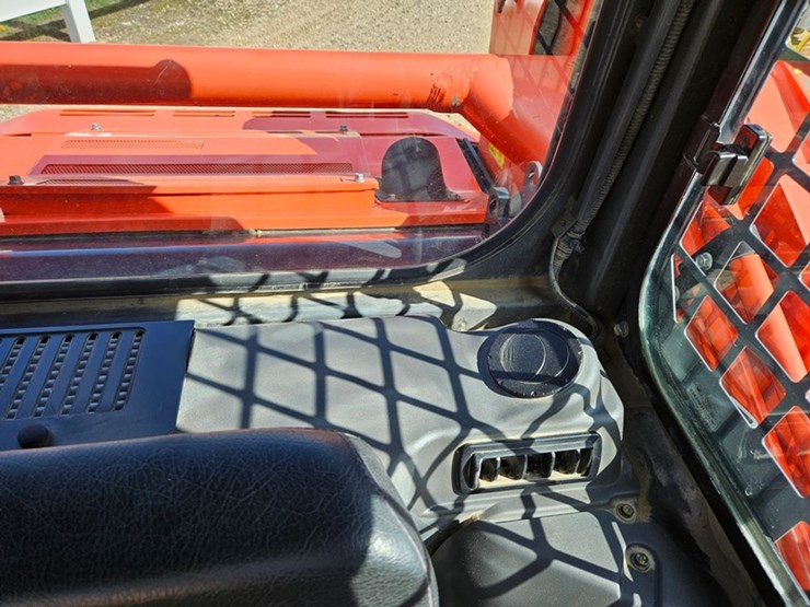 2020-kubota-svl75-2-image-34