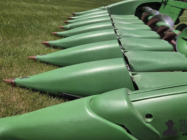 2011-john-deere-608c-image-11