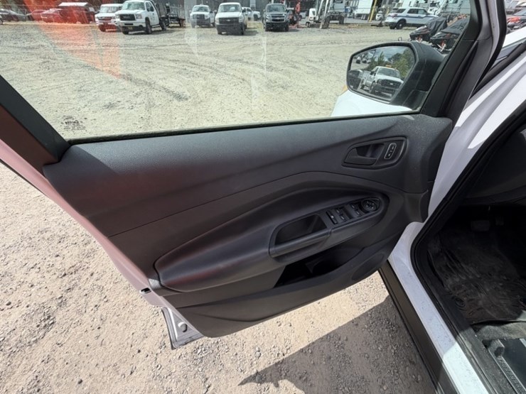 2017-ford-escape-image-24