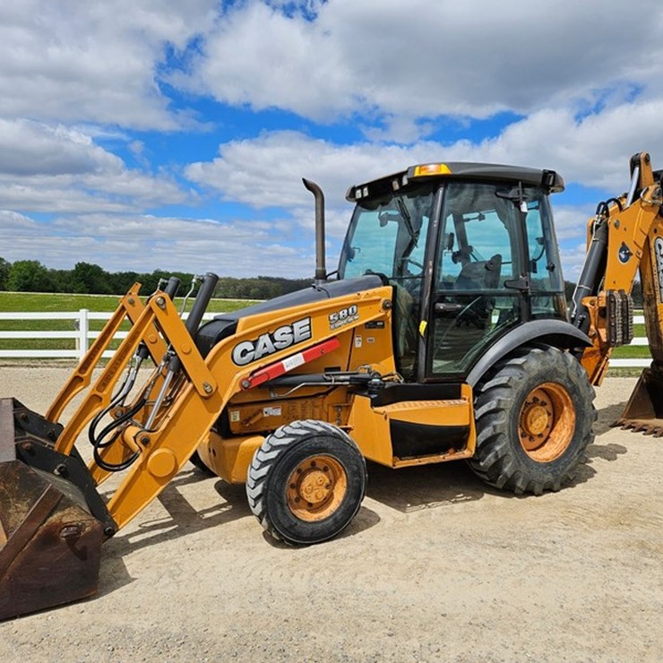 2013 CASE 580