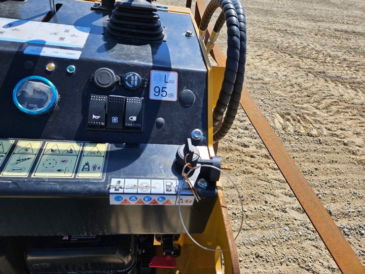 #5207-•-2025-agt-mx-mrt-14-mini-skid-steer-image-17