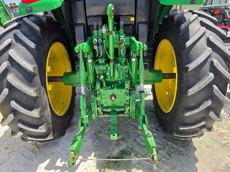 2022-john-deere-6155m-image-9