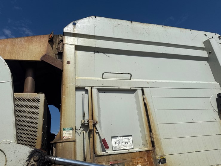 #6-•-2017-peterbilt-heil-front-loader-image-19