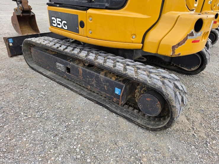 2020-deere-35g-image-11