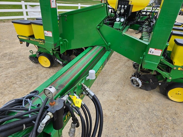 john-deere-7200-image-13