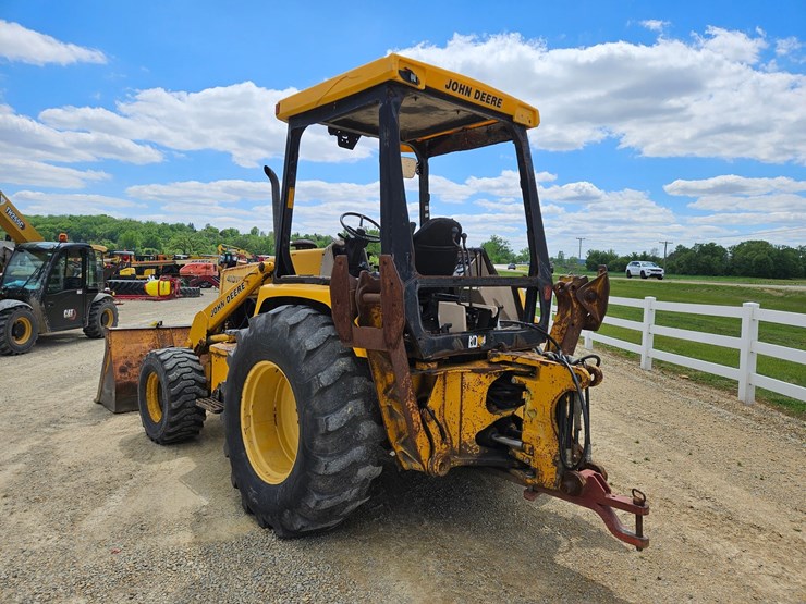 deere-410d-image-3