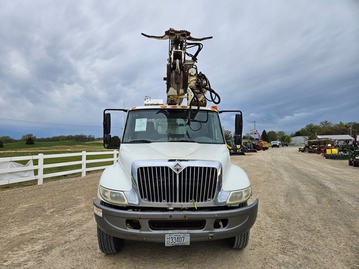 2005-international-durastar-4300-image-8