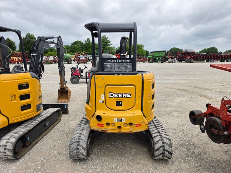2020-deere-35g-image-14