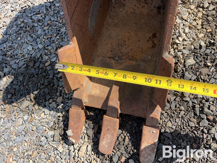 strickland-12"-backhoe-bucket-image-16