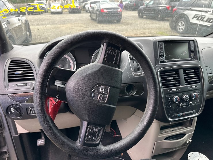 2013-dodge-grand-caravan-image-31