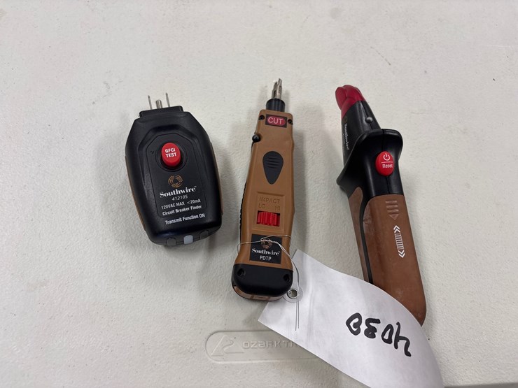 #4030-•-set-of-southwire-electrtical-testing-tools-image-3