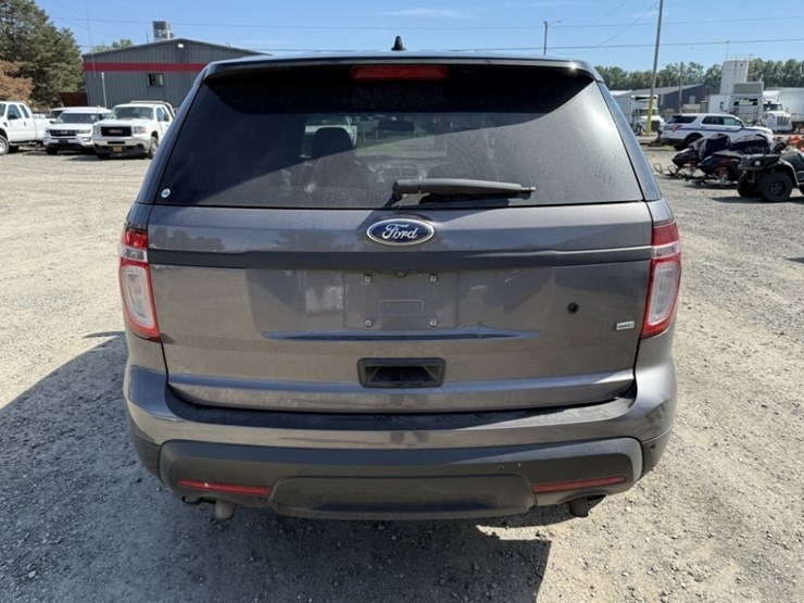 2015-ford-explorer-image-5